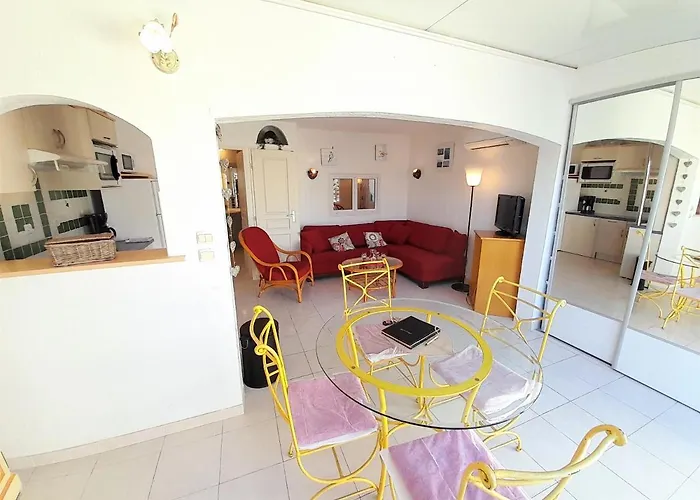 Village Naturiste Coco Girl * Agde